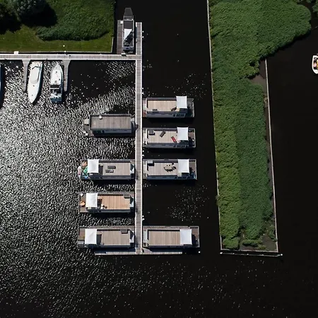 Ship In Aalsmeer With Kitchen Botel Aalsmeer