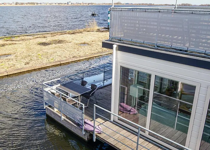 Bådhotel Ship In With Kitchen 4*