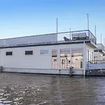 船上ホテル Ship In With Kitchen