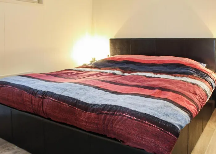 Ship In With Kitchen 船上ホテル アールスメール